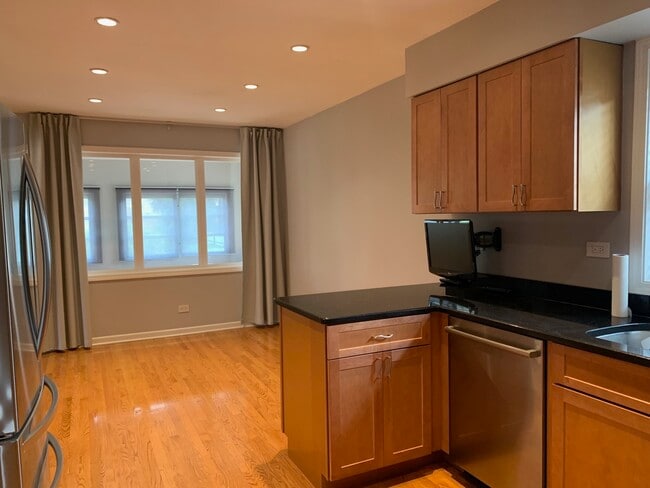 Building Photo - 7621 W Norridge St