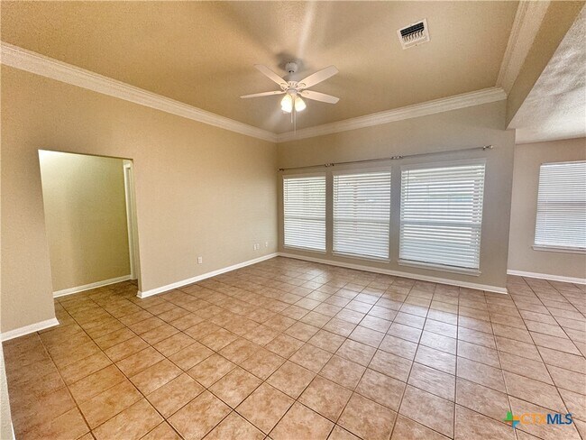 Building Photo - 2062 N Ranch Estates Blvd