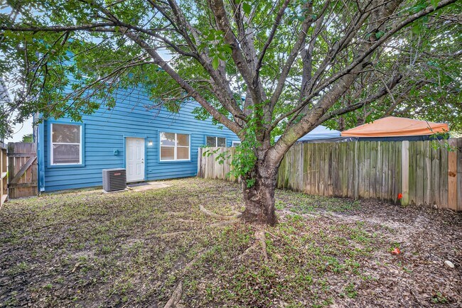 Building Photo - 15515 Waldron Cir