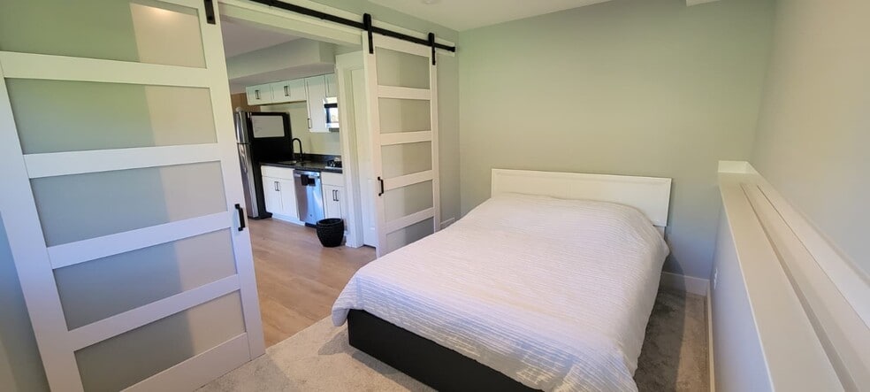 Building Photo - 3065 Blue Spruce Dr SE
