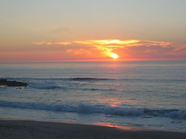 Primary Photo - Rare Coastal 1BR Between Windansea Beach a...