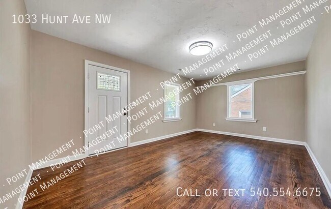Building Photo - 1033 Hunt Ave NW