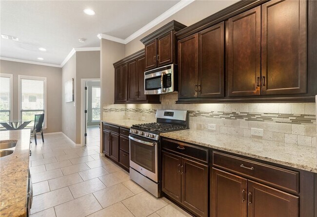 Building Photo - 2528 Kinnersley Ln