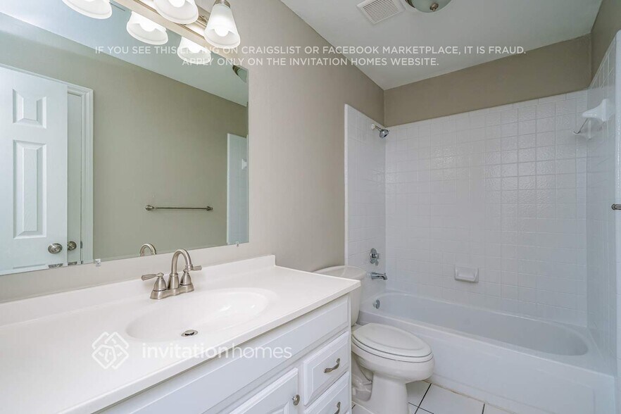 Building Photo - 8210 Quail Hollow Ct