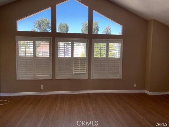 Building Photo - 43 Brena