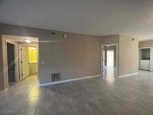 Building Photo - 5612 Rose Garden Rd
