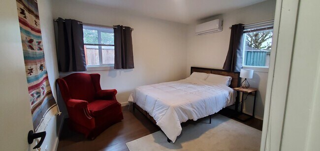 Main Bedroom - 446 SW I St