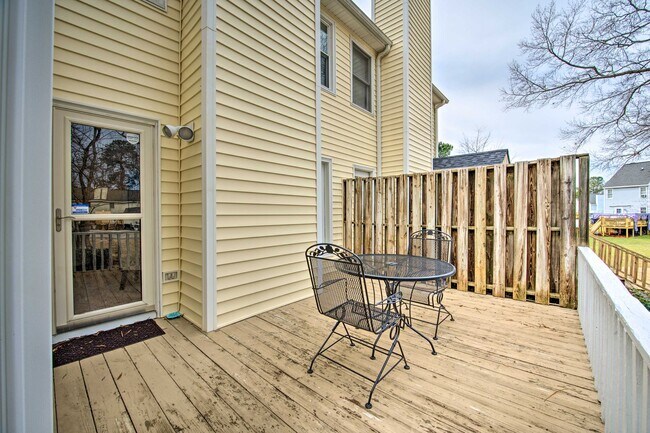 Building Photo - 2502 St Christopher Cir SW