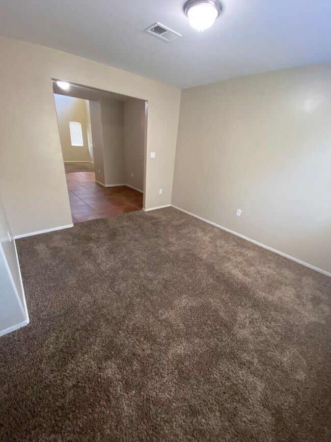 Building Photo - 11115 Cactus Valley Dr