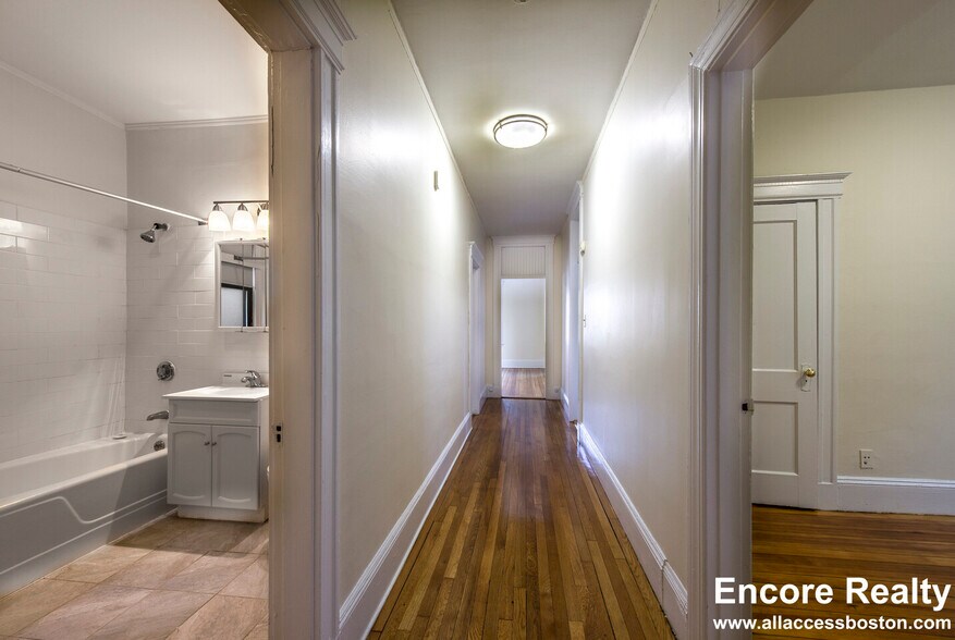 Building Photo - 145 Freeman St