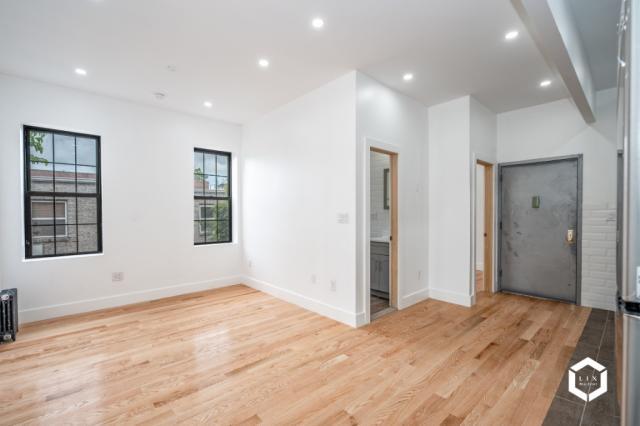 Building Photo - 3 bedroom in BROOKLYN NY 11208