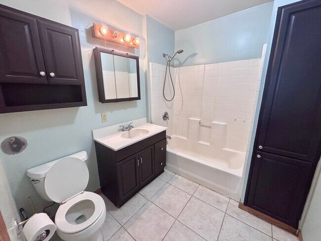 Building Photo - 726 W Military Ave