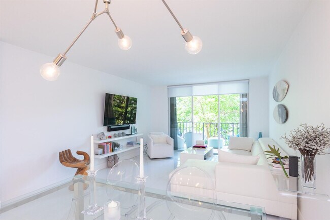 Building Photo - 3581 S Ocean Blvd