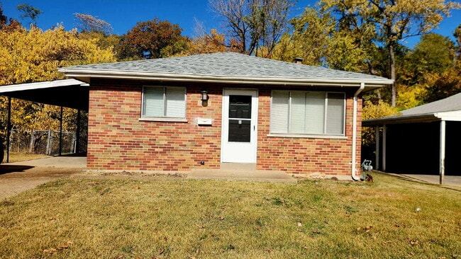 Primary Photo - Delightful 3-Bedroom, 2-Bath Haven in St. ...