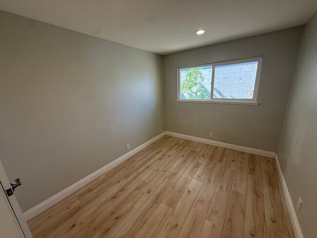 Building Photo - 1631 Frisbie Ct