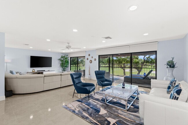 Building Photo - 5 Westgate Ln