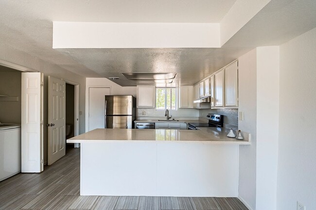 Building Photo - 5869 N 59th Dr