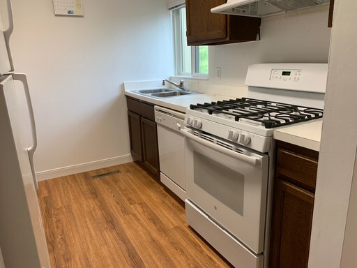 Kitchen - 1049 Danby Rd