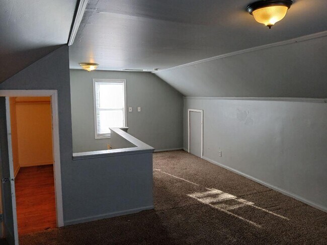 Building Photo - 12648 Mettetal St