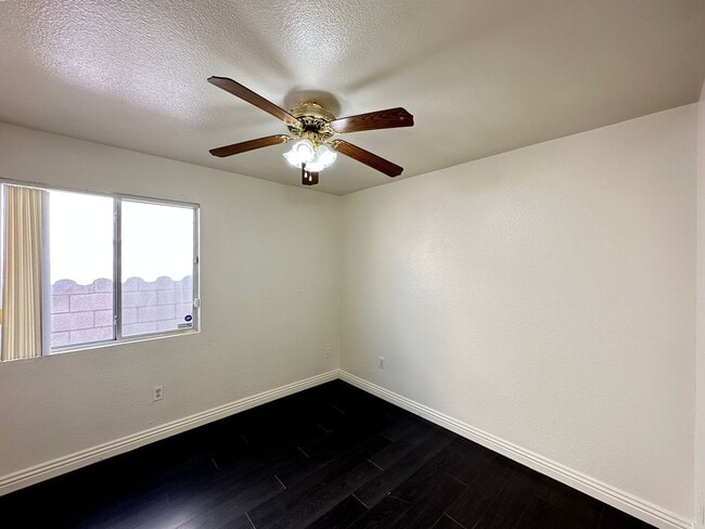 Building Photo - TIMBER CREEK