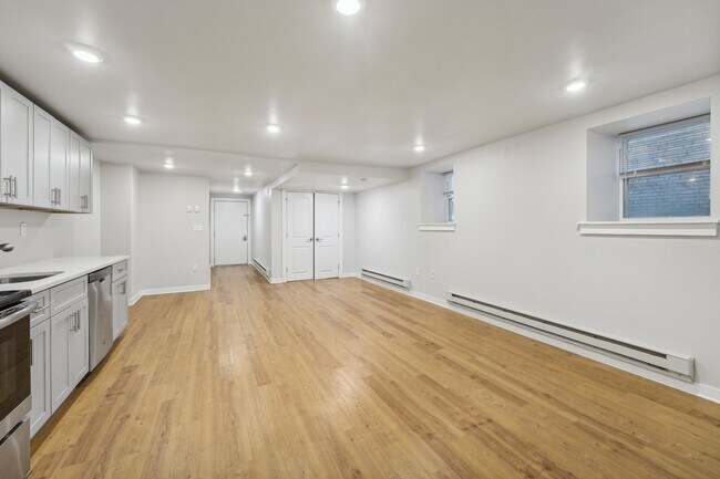 Building Photo - 4300 Chestnut St