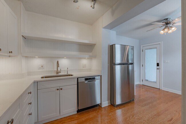 Building Photo - Charming Riverside Heights Rental – Update...
