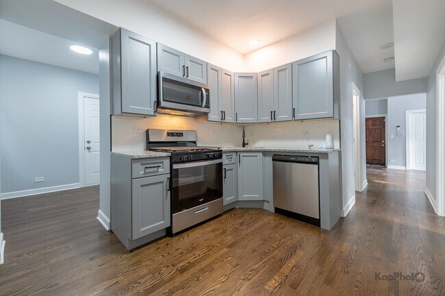 Building Photo - 3601 W Le Moyne St