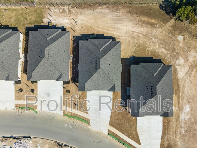 Building Photo - 3505 Abraham Dr