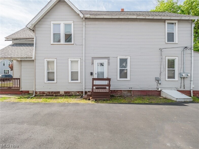 Building Photo - 2112 W 93rd St