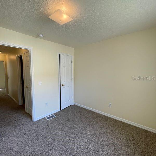 Building Photo - 2715 Fan Palm Dr