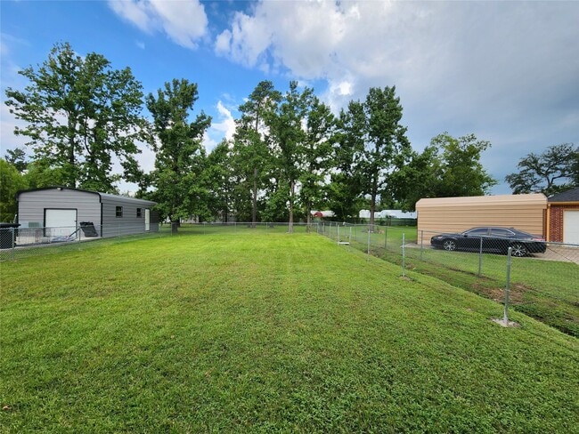 Building Photo - 7629 Fitzhugh St