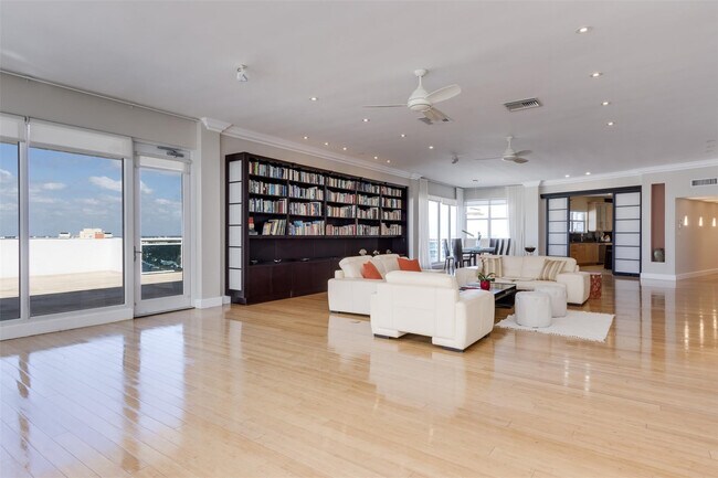 Building Photo - 3430 Galt Ocean Dr