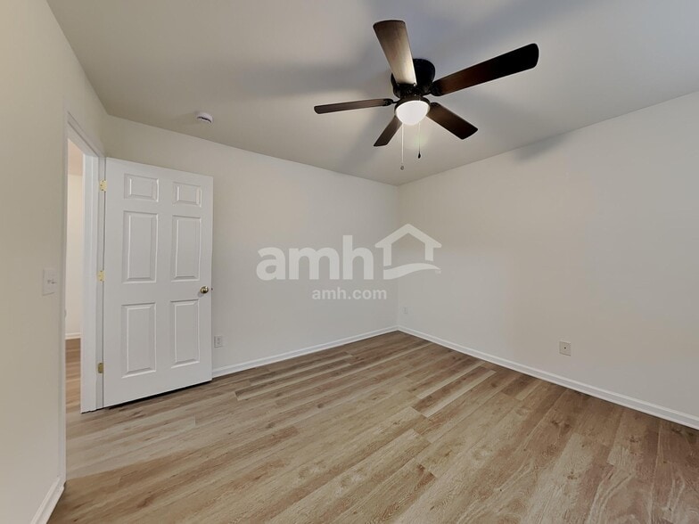 Building Photo - 159 Sailway Rd