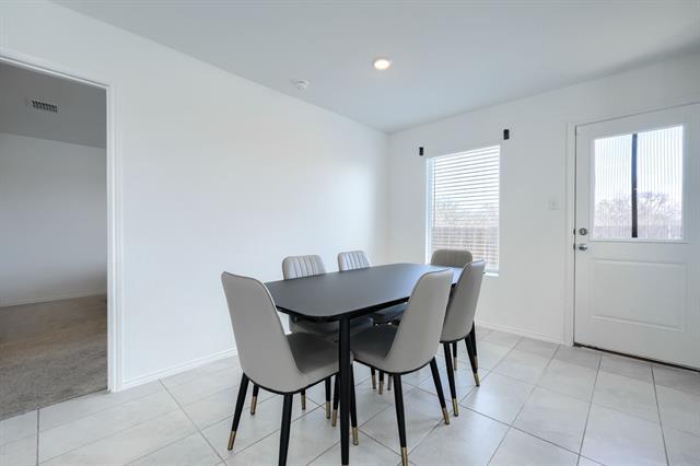 Building Photo - 1799 Courage Crk