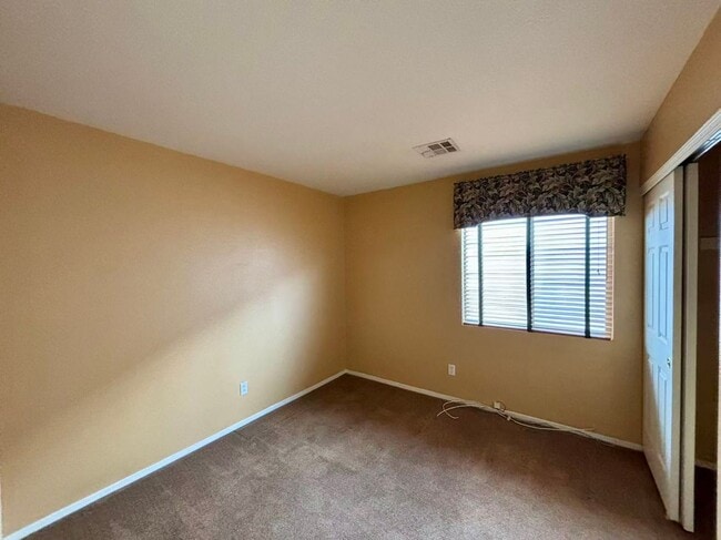 Building Photo - Beautiful single-story 3 bed, 2 bath home in gated Green Valley Ranch