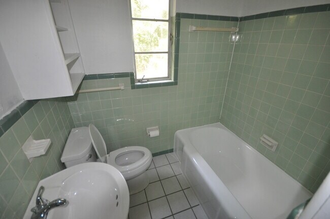 Building Photo - 760 Osceola Ave