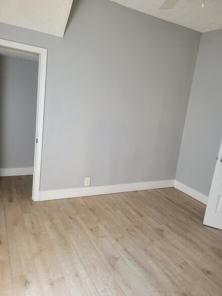 Building Photo - 370 Clarendon Ave
