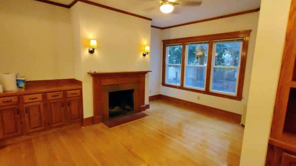 Building Photo - 37 Hawthorn St