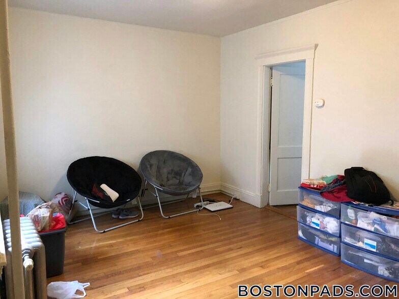 Building Photo - 1167 Boylston St