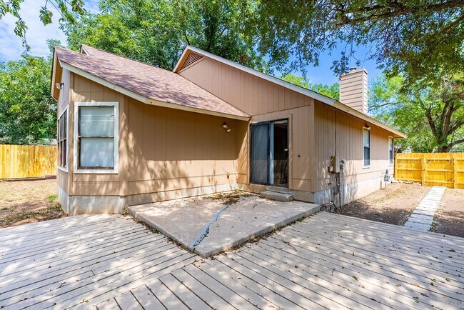 Building Photo - 2403 Monarch Dr