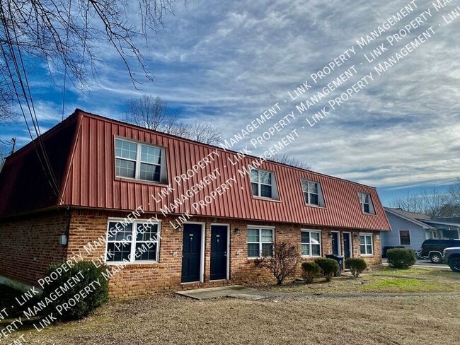 Building Photo - 1636 Keeble St