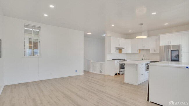 Building Photo - 2612 Greenwich St