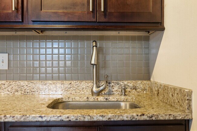 Building Photo - 3600 Hillsboro Pike