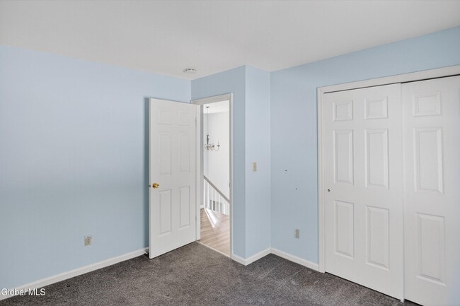 Building Photo - 3 David Ln