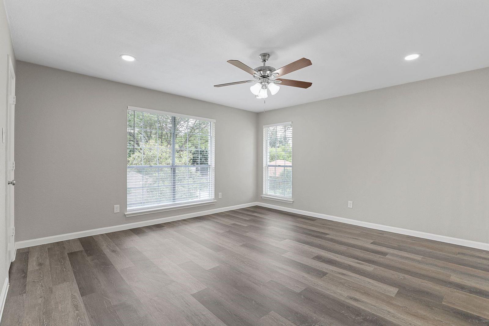 Building Photo - 4951 Garden Grove Rd