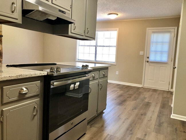 Building Photo - 3206 Kings View Ct