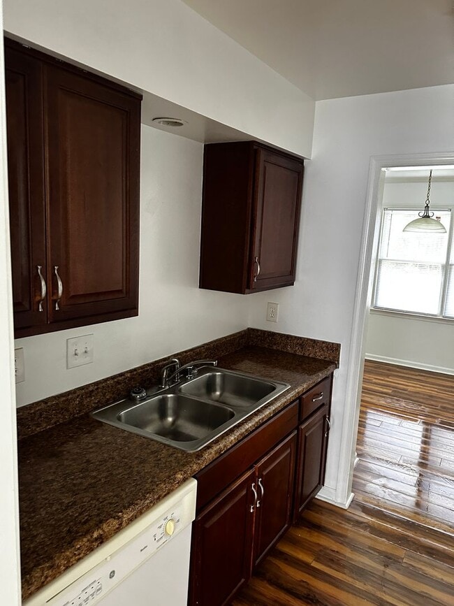 Building Photo - Cozy townhome in Grafton section of York C...