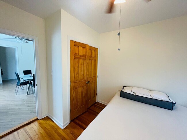 Building Photo - 27 1st St