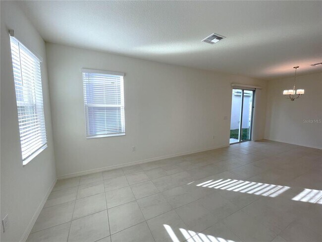 Building Photo - 718 Overpool Ave