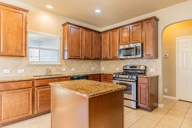 Building Photo - 259 Creekview Way